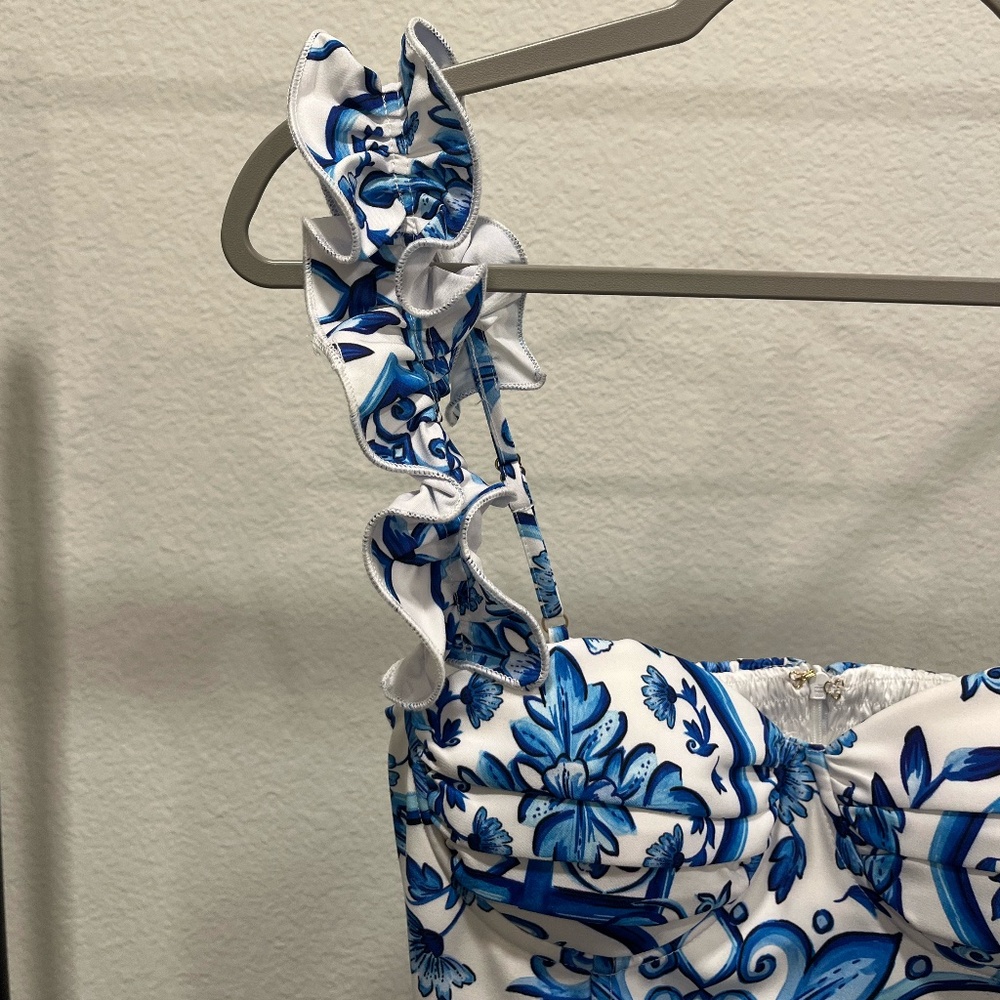 NWT CLUB L LONDON | One Day | Blue Porcelain Print Ruffle-Strap Belted Playsuit - Picture 5 of 12